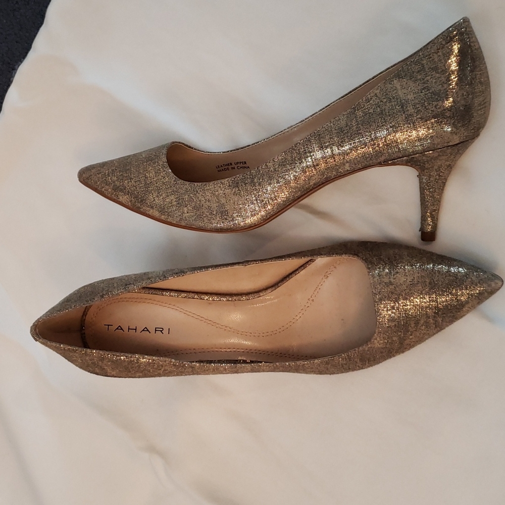 Womens Tahari shoes size 9